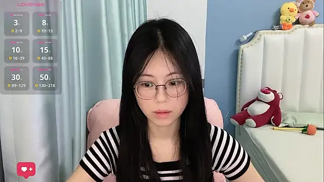 Snapshot of Luna-666 chatting on June 8, 2026, 2:50 pm Luna-666 online show from June 8, 2026, 2:50 pm