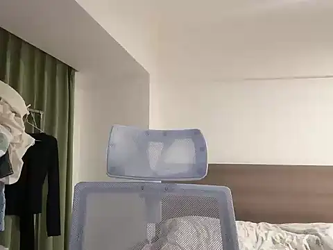 xiaoVV-001 online show from April 26, 2026, 12:36 pm