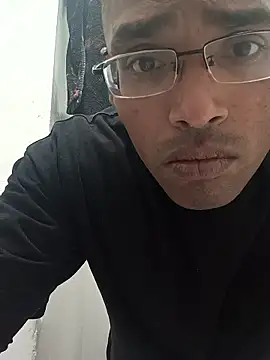 bigdickfriends online show from April 28, 2026, 11:37 am