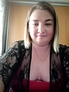 MiyaOlliver online show from May 12, 2026, 6:54 am