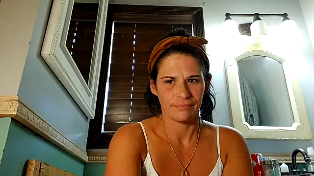 Vanessa Valentine online show from May 18, 2026, 3:07 pm