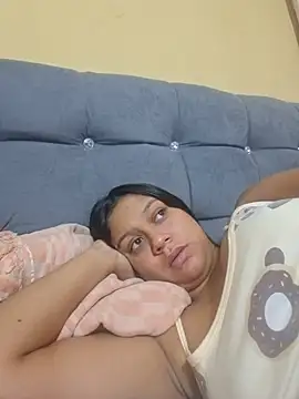 zoehot07 online show from June 26, 2026, 10:52 am