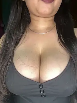 Naughty pooja44 online show from May 30, 2026, 7:22 pm