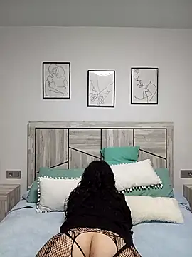 NikaDesire online show from April 27, 2026, 9:46 pm