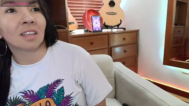 Taliapeach online show from June 12, 2026, 4:28 pm
