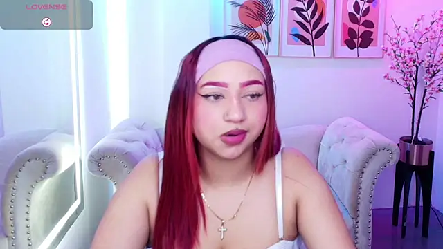 Snapshot of Nahomi_velmont chatting on May 1, 2026, 7:07 pm Nahomi velmont online show from May 1, 2026, 7:07 pm