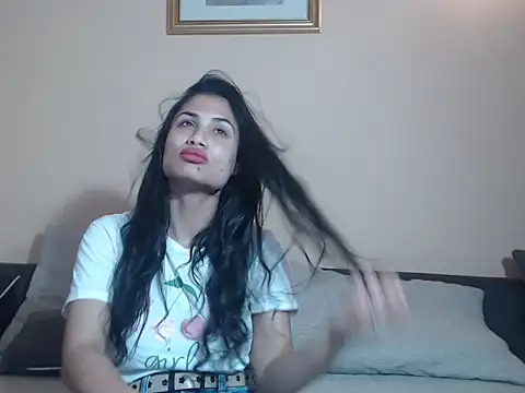 rebecka sweet online show from May 14, 2026, 5:20 pm