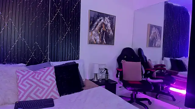 Snapshot of Bonnie_Rider chatting on June 1, 2026, 11:23 am Bonnie Rider online show from June 1, 2026, 11:23 am