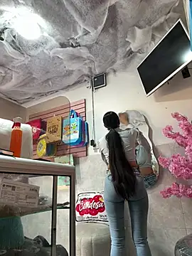 Snapshot of IsabellaMariet chatting on July 8, 2026, 2:10 pm IsabellaMariet online show from July 8, 2026, 2:10 pm