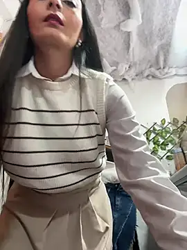 Snapshot of IsabellaMariet chatting on July 11, 2026, 2:42 pm IsabellaMariet online show from July 11, 2026, 2:42 pm