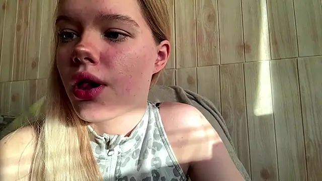 Malinwitch online show from June 10, 2026, 3:22 pm