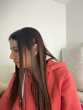 EmilyCxx online show from May 9, 2026, 4:28 am
