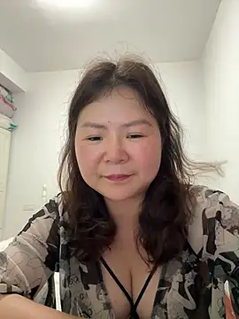 linda51863 online show from May 21, 2026, 12:12 pm