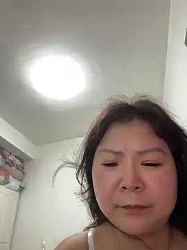 linda51863 online show from May 25, 2026, 12:55 pm