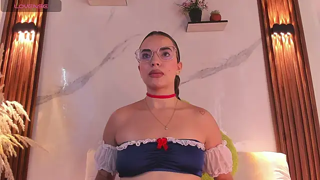 catalina lafer online show from May 11, 2026, 12:33 pm