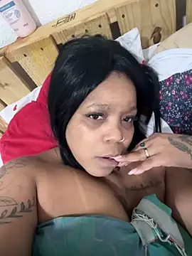 GianLavinnye online show from June 17, 2026, 2:58 am
