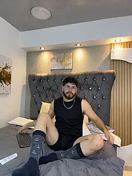 DomBoy  online show from May 13, 2026, 8:27 pm
