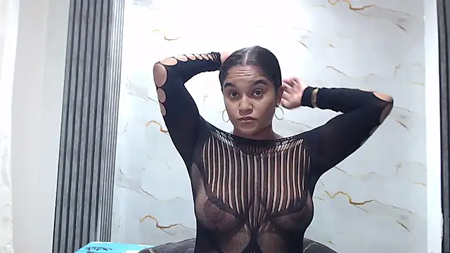 Snapshot of Liaa_cams chatting on June 7, 2026, 3:32 am Liaa cams online show from June 7, 2026, 3:32 am
