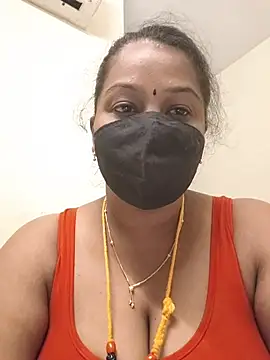 Snapshot of tamil_butterfly chatting on July 12, 2026, 10:06 am tamil butterfly online show from July 12, 2026, 10:06 am