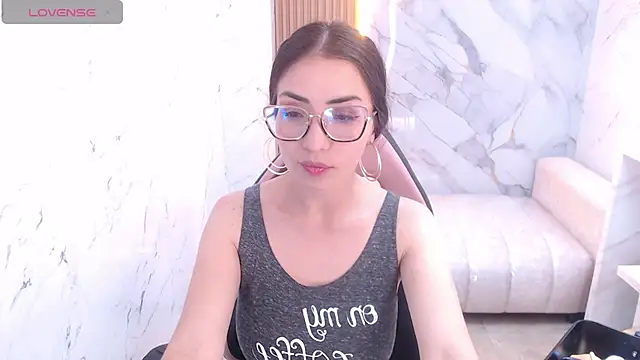 IvoryMuse tf online show from April 30, 2026, 3:07 pm