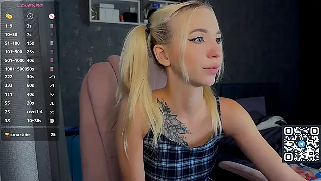 Sabrinkaaa online show from June 15, 2026, 6:43 pm