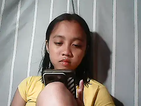 Yours AsianPinayGirl18 online show from June 5, 2026, 9:15 am