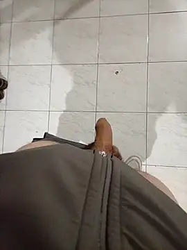 bochiloco2 online show from April 29, 2026, 11:22 pm