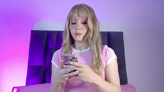 little bonniie online show from May 14, 2026, 7:42 pm