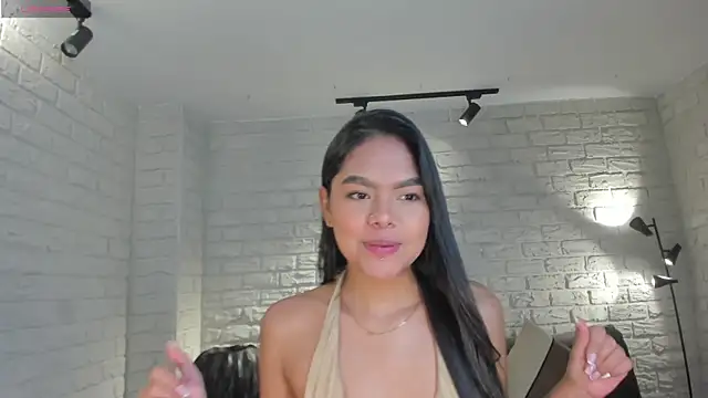Snapshot of SaphiraJames chatting on May 24, 2026, 10:59 pm SaphiraJames online show from May 24, 2026, 10:59 pm