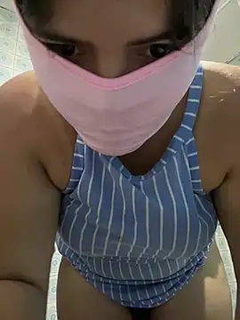 Emma bom online show from May 19, 2026, 7:42 pm