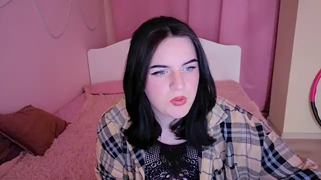 Lunariaas online show from May 15, 2026, 8:38 pm