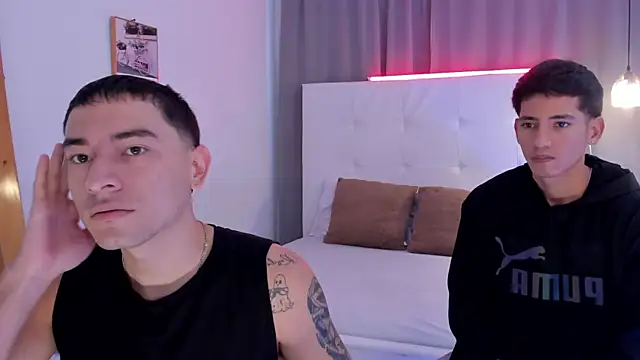 Alejo-and-Thiago online show from May 22, 2026, 12:11 pm