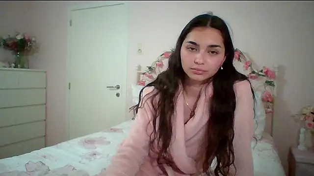 yourbella37 online show from May 8, 2026, 7:52 pm
