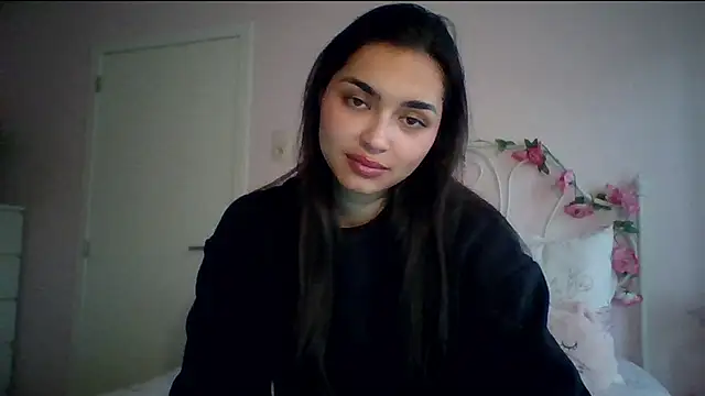 yourbella37 online show from May 14, 2026, 6:58 pm