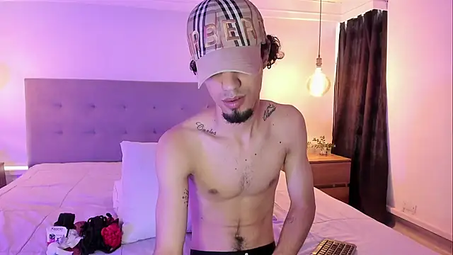 MichaelEvanss  online show from June 24, 2026, 12:48 pm