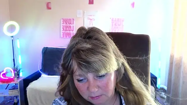 Melania Cook online show from June 14, 2026, 2:41 pm