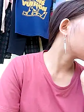 daisyy2 online show from June 14, 2026, 1:14 am