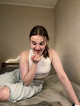 Vyxia online show from June 18, 2026, 6:23 pm
