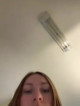 daisycollins online show from June 3, 2026, 6:27 am