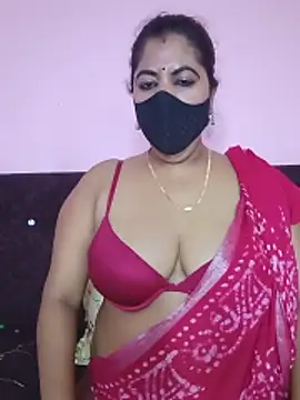 Snapshot of Polly-bhabi chatting on May 24, 2026, 10:37 pm Polly-bhabi online show from May 24, 2026, 10:37 pm