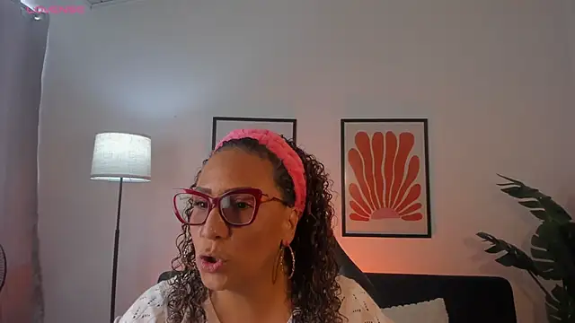 Eva-Millss online show from May 14, 2026, 8:04 pm