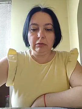 EmmaEmmy40 online show from May 11, 2026, 3:29 pm