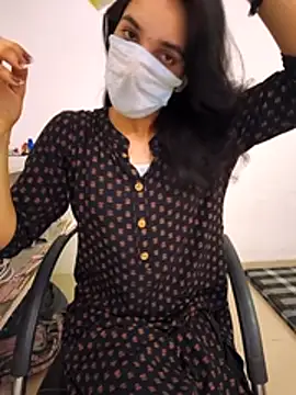 zoya baby  online show from May 11, 2026, 5:46 am