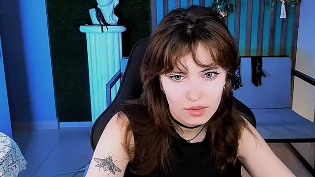 LolaDominara online show from June 27, 2026, 6:07 am