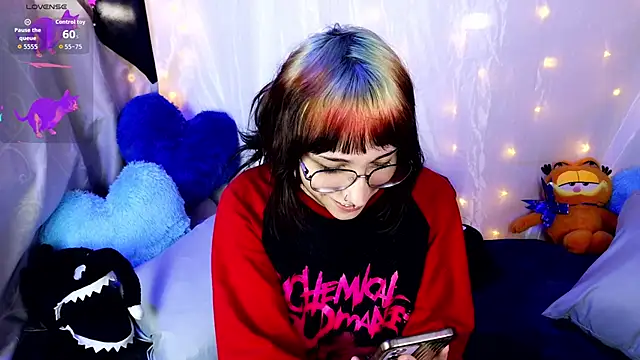 Snapshot of _HoshiMiuu_ chatting on May 20, 2026, 9:43 pm HoshiMiuu online show from May 20, 2026, 9:43 pm