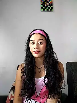 L0lita Emi12 online show from May 15, 2026, 1:07 pm