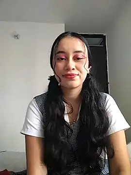 Snapshot of L0lita_Emi12 chatting on June 27, 2026, 7:19 pm L0lita Emi12 online show from June 27, 2026, 7:19 pm
