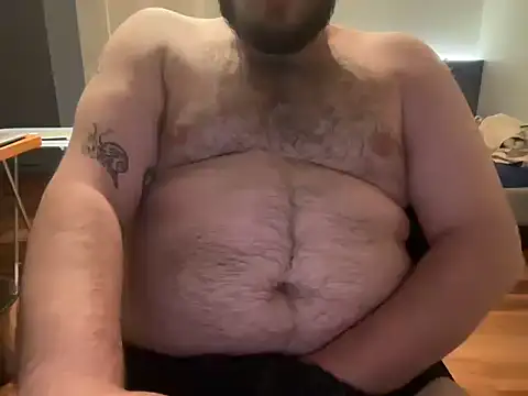dirtyspitbearwhrrr online show from June 15, 2026, 9:50 pm