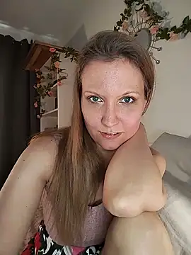 Snapshot of Candy_Cougar chatting on June 5, 2026, 6:52 am Candy Cougar online show from June 5, 2026, 6:52 am