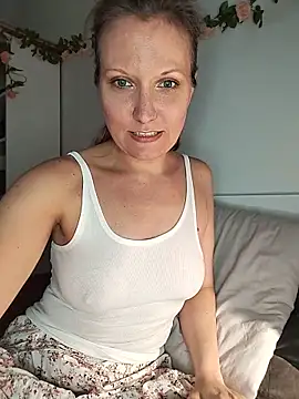 Snapshot of Candy_Cougar chatting on June 13, 2026, 12:03 pm Candy Cougar online show from June 13, 2026, 12:03 pm